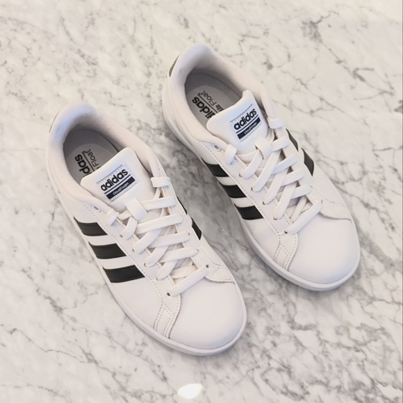 Adidas Women's Cloudfoam Advantage white sneakers black stripes 6.5 - Picture 3 of 7